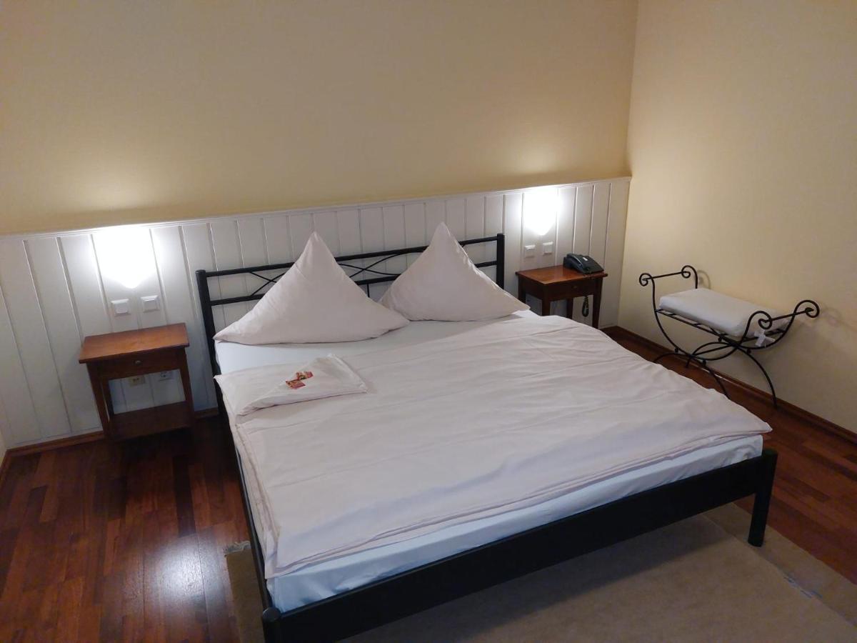 Hotel Goldener Stern Sankt Ingbert Εξωτερικό φωτογραφία